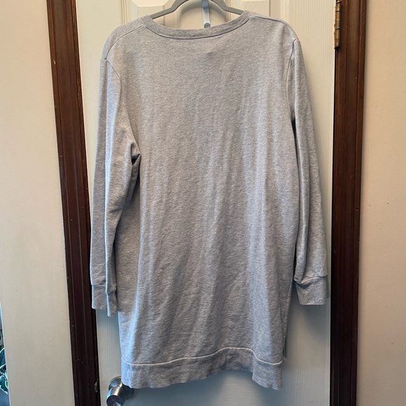 Norma Kamali  woman size large gray cotton blend v neck sweater. - Picture 3 of 4